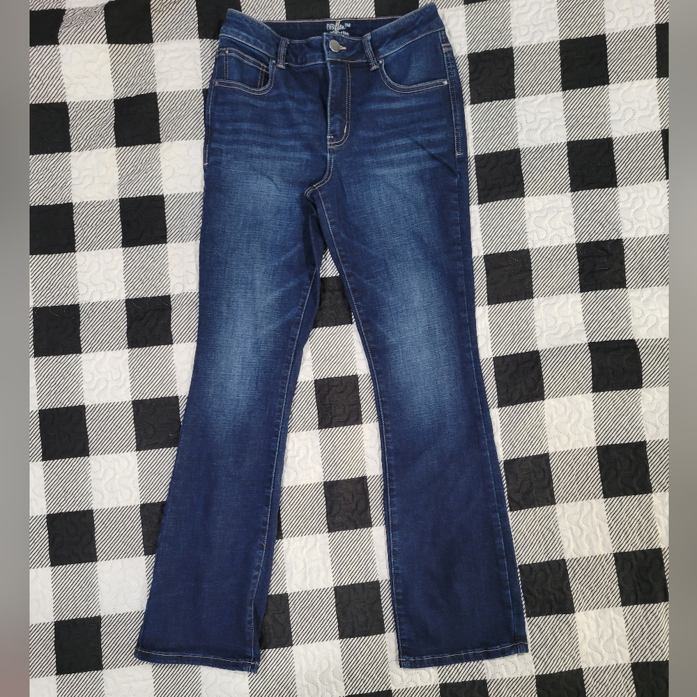 Women's Maurices Jean's,  size 6 , high-rise new condition